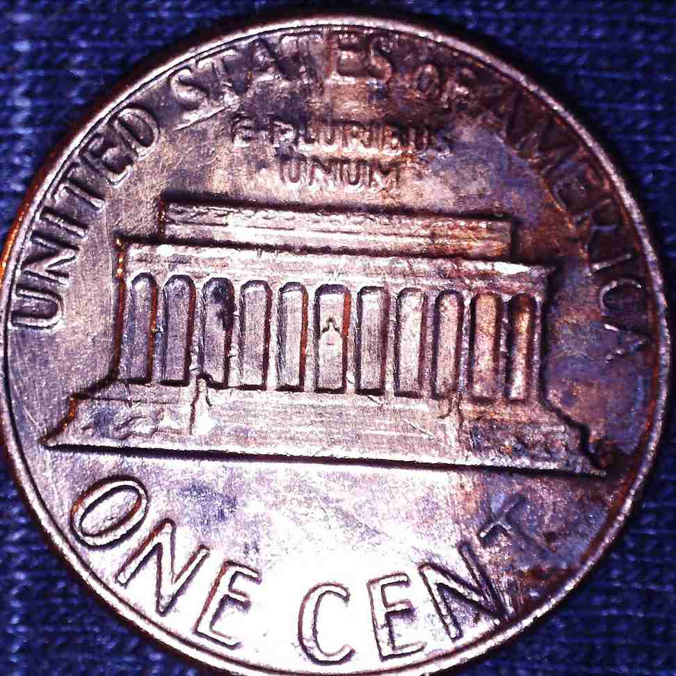1982-P-Large-Date...misaligned-Die?
